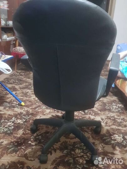 Кожанное кресло