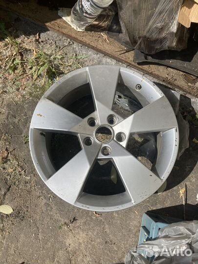 Литой диск r17 5-112 skoda