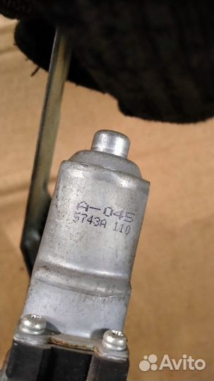 Стеклоподъемник задний Mitsubishi Lancer Лансер 10