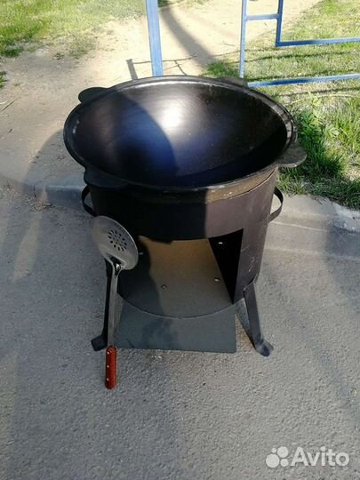 Казан чугунный с печкой