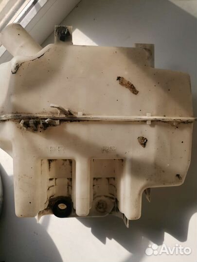 Бачок омывателя Nissan skyline