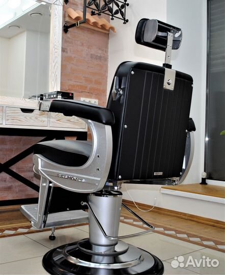Кресло для барбершопа Apollo 2 от Takara Belmont