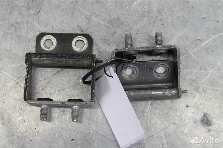 Петли крышки багажника Nissan Qashqai J11