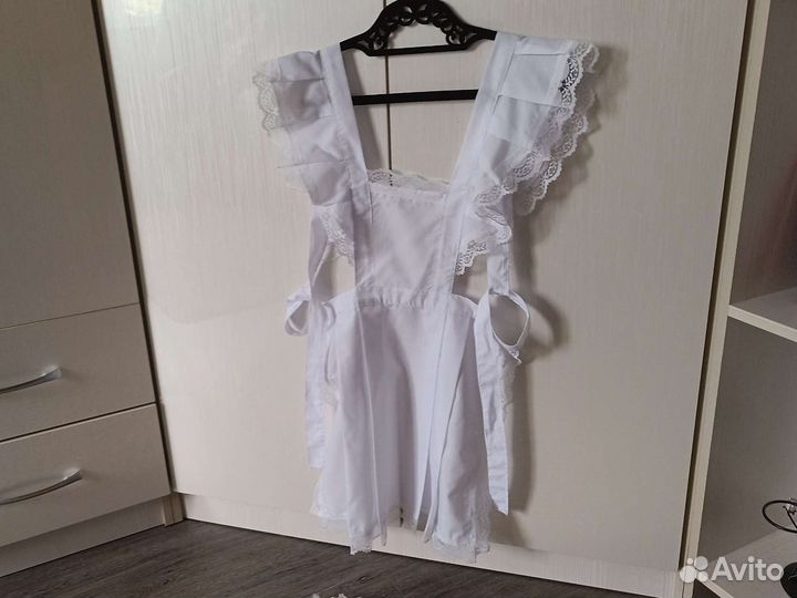 Белый школьный фартук