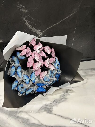Светящиеся букеты из бабочек. в наличии