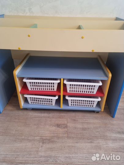 Модуль для игрушек и книг