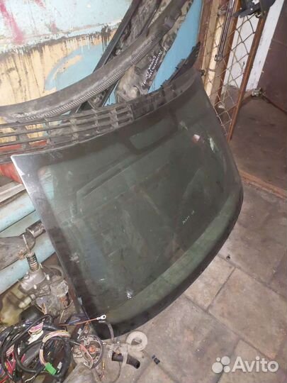 Заднее лобовое стекло Volvo S80 седан