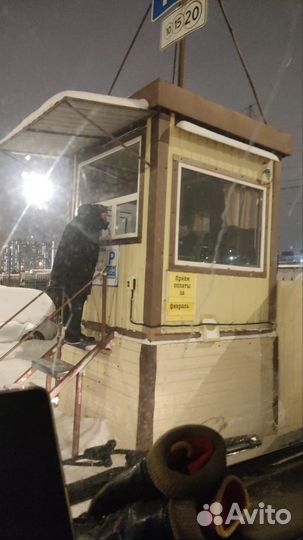 Охраняемая автостоянка, паркока