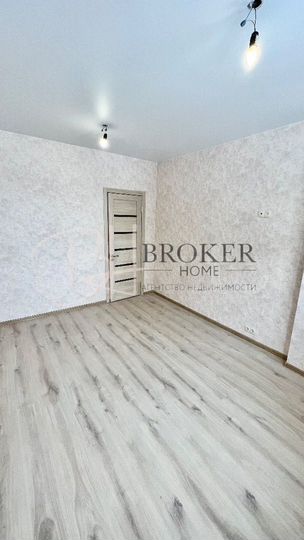 2-к. квартира, 55 м², 3/9 эт.