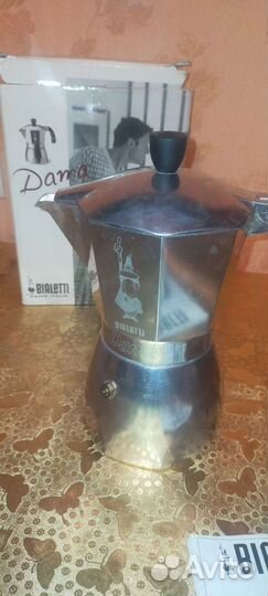Гeйзepнaя кофевapка Bialеtti Dama