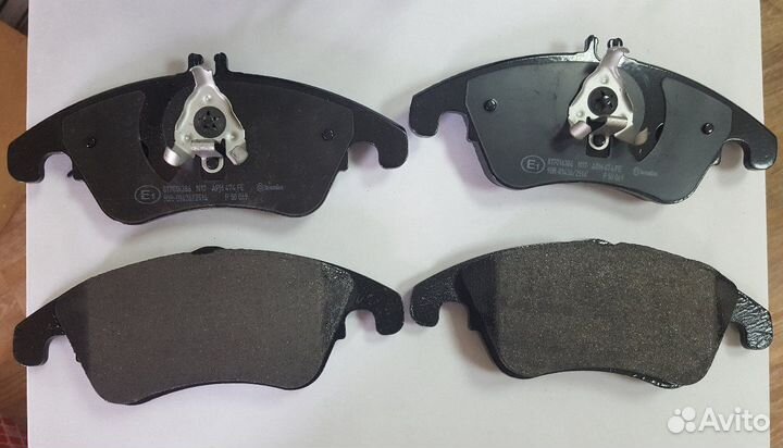 Тормозные колодки передние на Мерседес