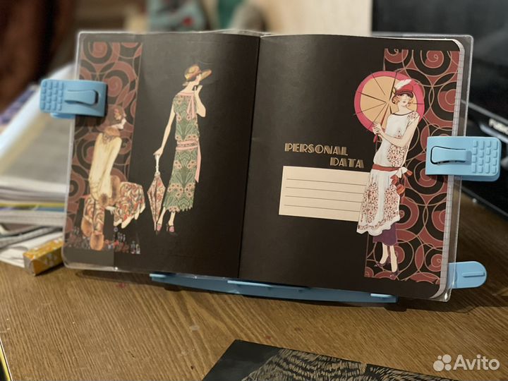 Держатель для книг, тетрадей