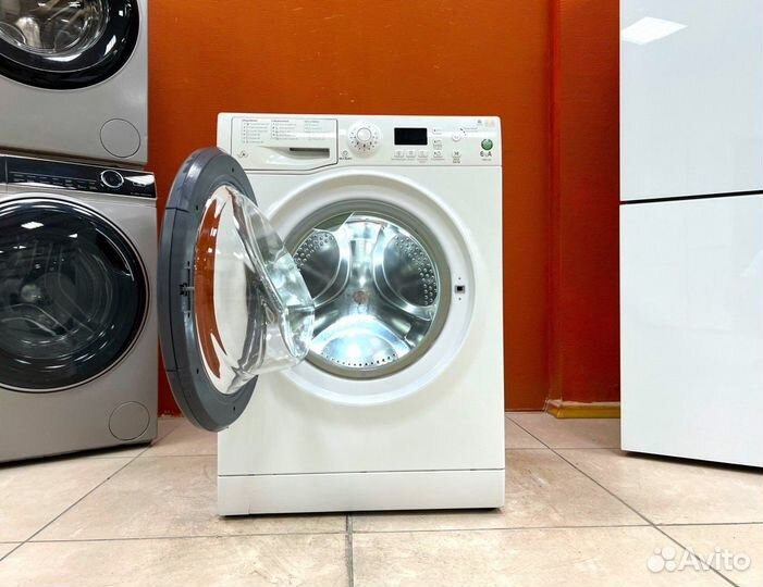 Стиральная машина узкая б/у Ariston. На гарантии