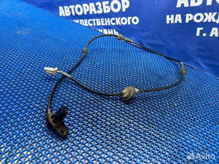 Передний датчик abs Nissan X-Trail T30 внедорожник