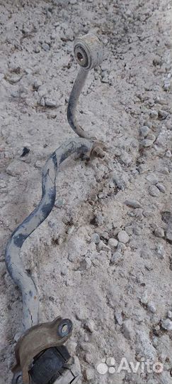 Стабилизатор задний на Volkswagen Touareg