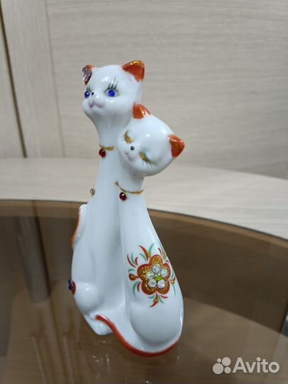 Сувениры, копилки, подставки для телефона