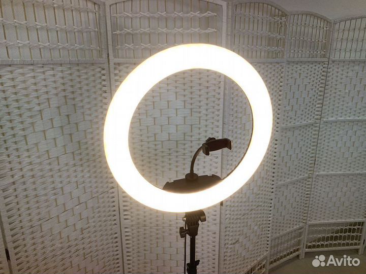 Кольцевая лампа со штативом