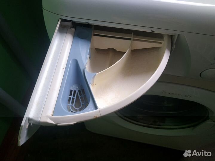 Стиральная машина Hotpoint Ariston avsl100