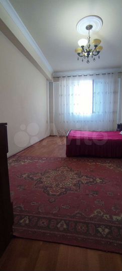 2-к. квартира, 76 м², 3/6 эт.