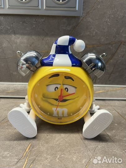 M&M's часы и фигурка, минни маус и дейзи