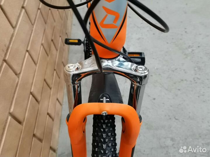 Велосипед скоростной,рама 21 дюйм,колёса 26 дюймов