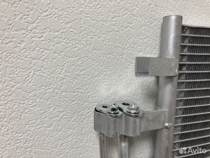 Радиатор кондиционера Hyundai ix35 09-15 / Tucson 09-15 / Kia Sportage 10-16