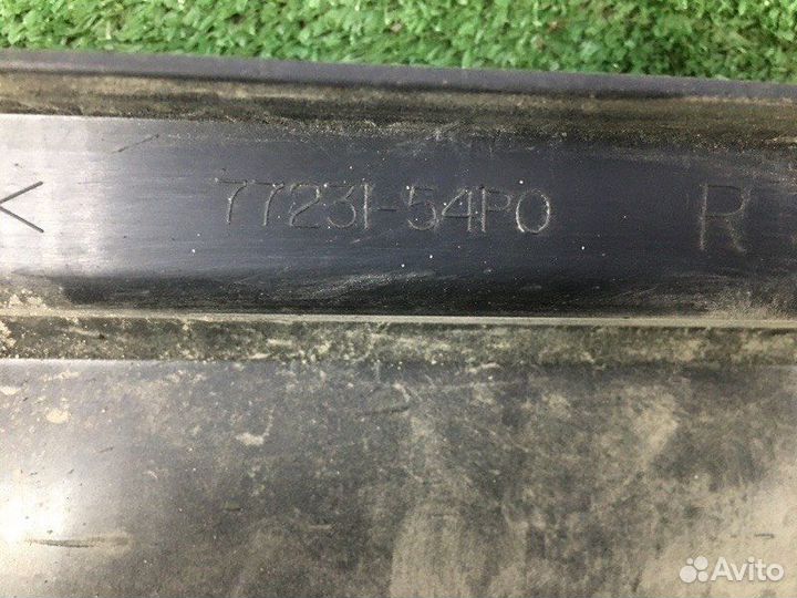 Накладка на порог (наружная) правая Suzuki Vitara
