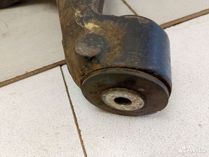 Рычаг передний левый нижний