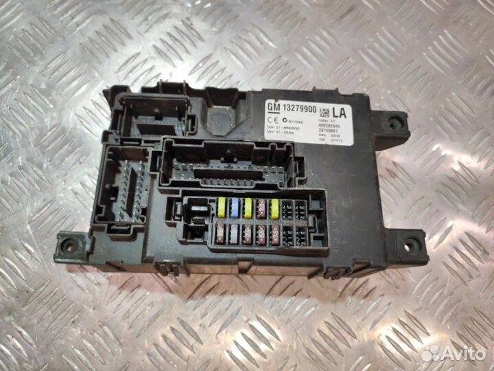 Блок предохранителей Opel Corsa D 1.2 A12XER