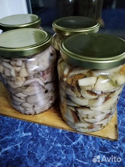 Маринованные белые и маслята