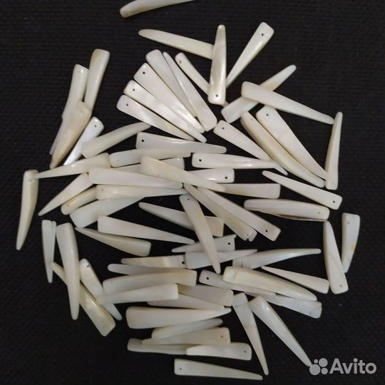 Бусины белые перлаутр