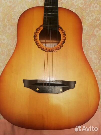 Акустическая гитара