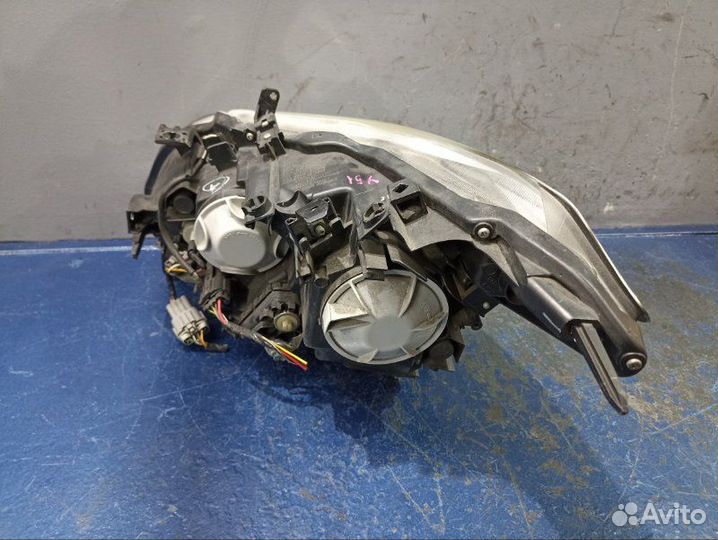 Фара ксенон правая Infiniti M Y51