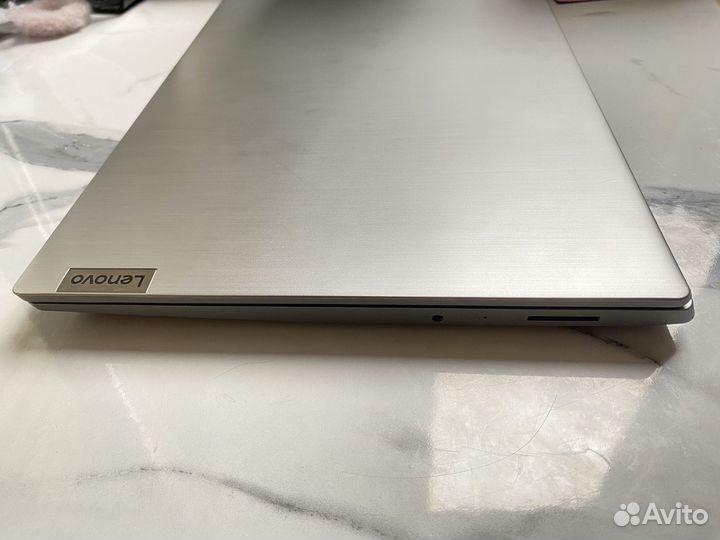 Ноутбук lenovo