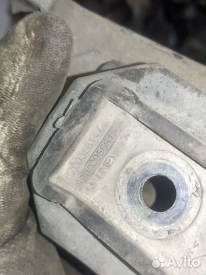 Кронштейн левой опоры кпп Renault Megane 2