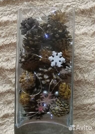 Новогоднее украшение ваза