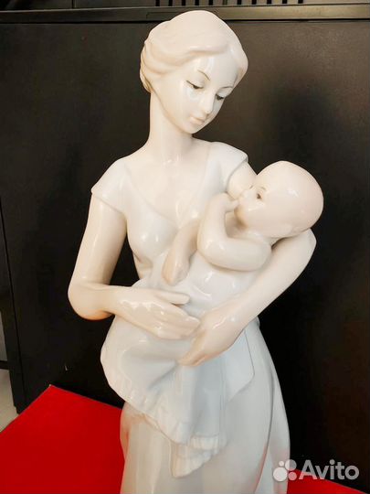 Фарфоровые статуэтки