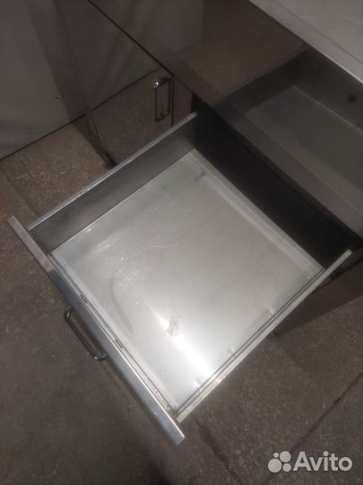 Стол нейтральный