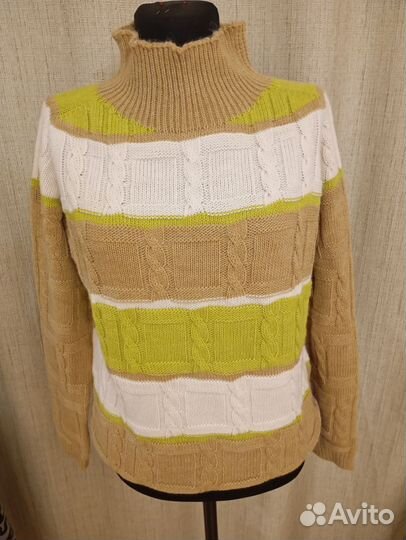 Свитер женский