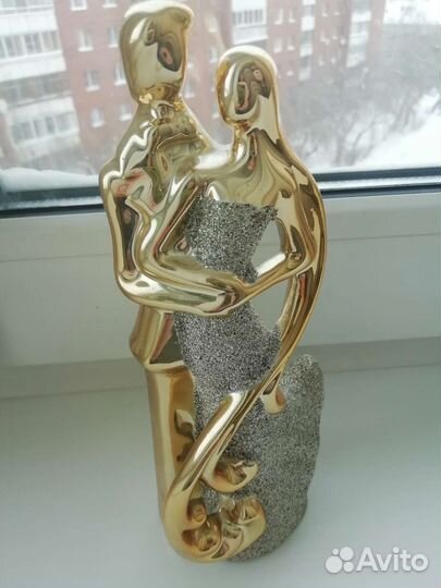 Статуэтка влюблённая пара