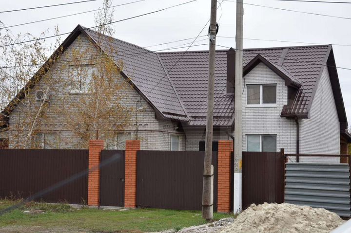 Дом 200 м² на участке 11 сот.