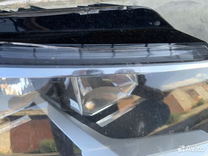 Передняя правая фара Volkswagen Transporter T6