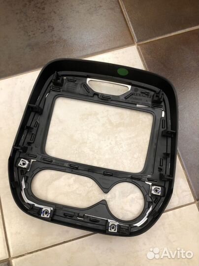 Рамка под мультимедию Рено Каптюр 2016-н.в