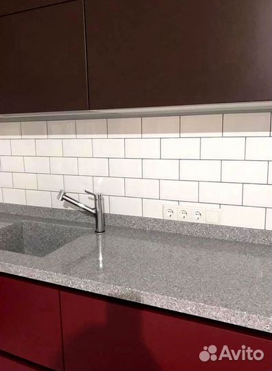 Кухонный гарнитур в современном стиле на заказ