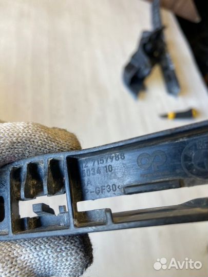 Кронштейн бампера передний правый Bmw X5