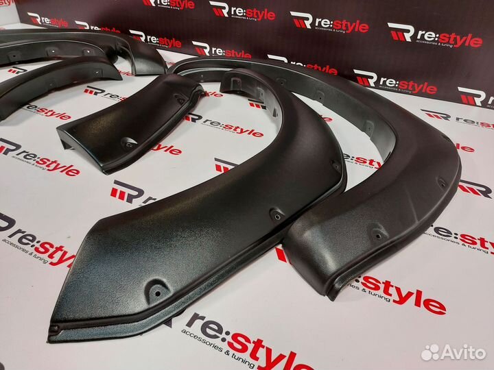 Фендера Toyota Hilux Pick Up B495