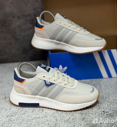 Кроссовки женские adidas