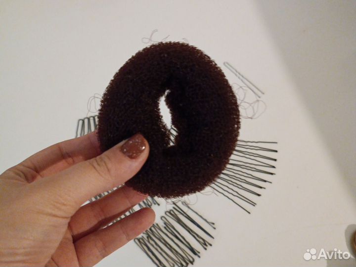 Заколки в кулю, невидимки, бублик