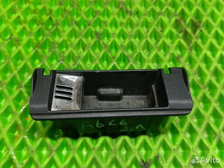 Пепельница Audi A6 C6 задняя левая 4b0857405a