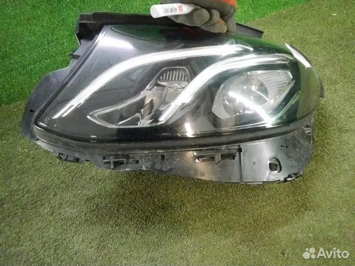 Фара левая Mercedes-Benz E-Class
